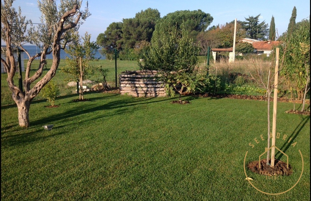 Building plot with project, Lovrečica